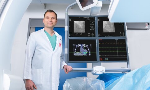 Prof. Florian Leuschner in the cardiac catheterisation laboratory.